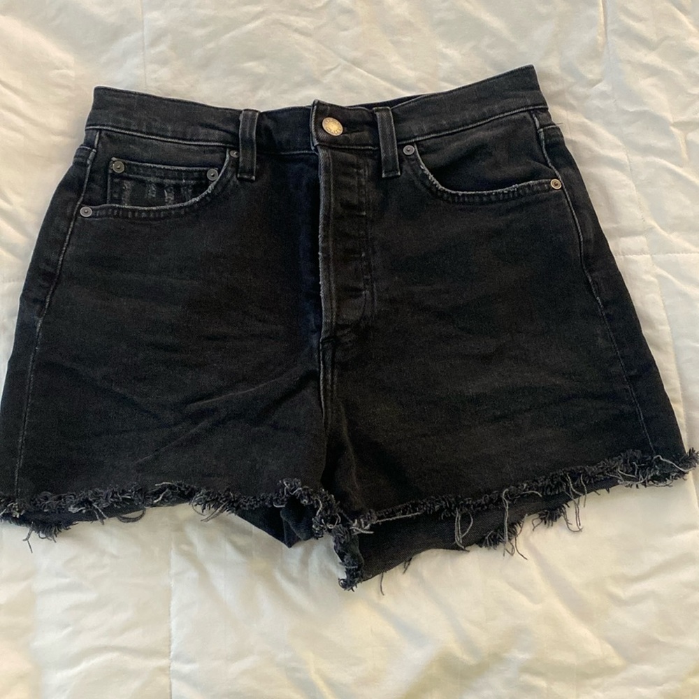 Denim Forum black jean shorts size 27